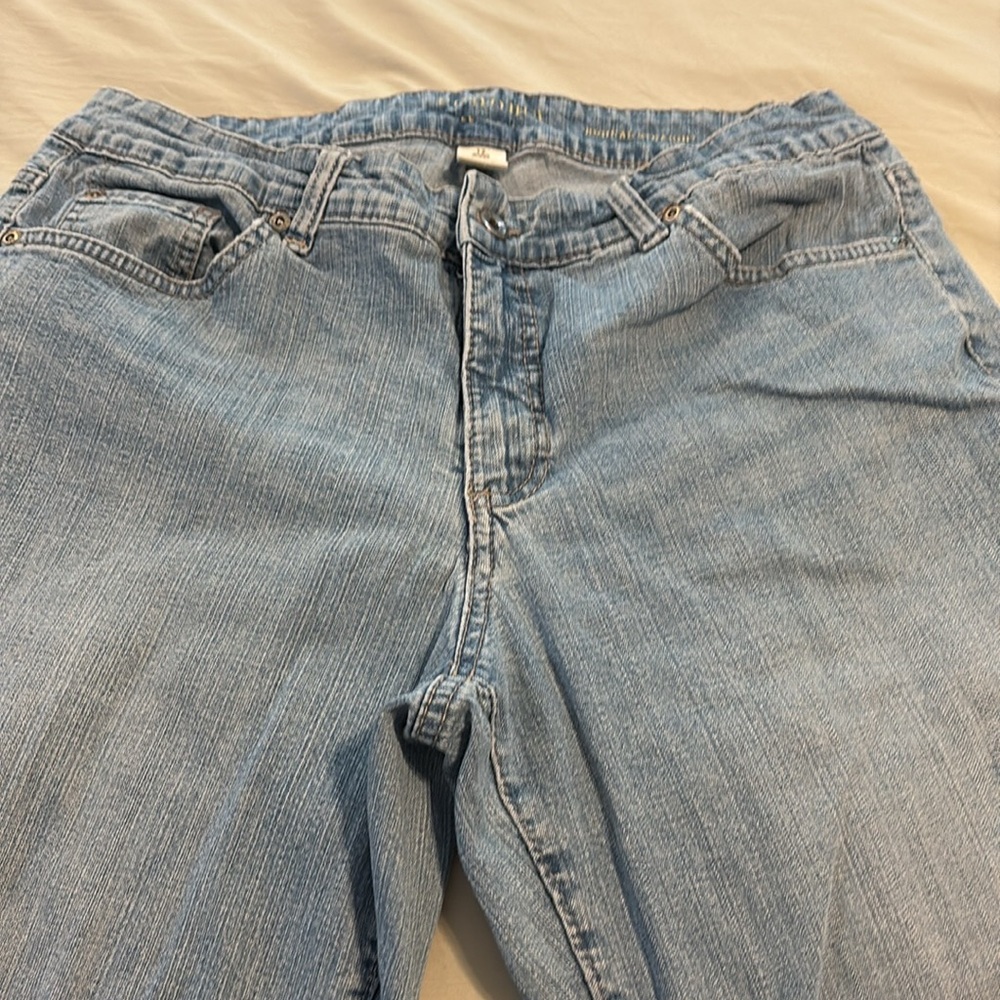 Sonoma Women’s Straight Leg Jeans Size 12 Medium Wash Classic Denim - Picture 5 of 9